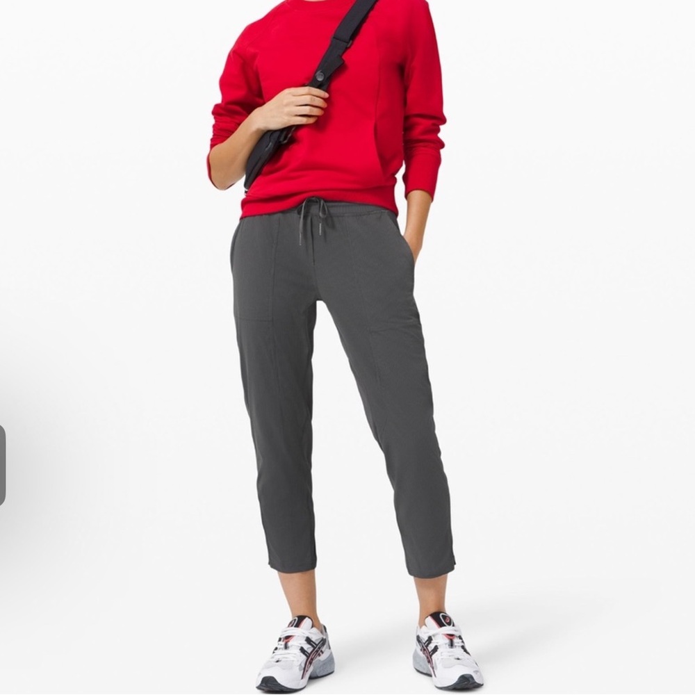 •LULULEMON• BLACK DANCE STUDIO MID-RISE PANT SIZE 2